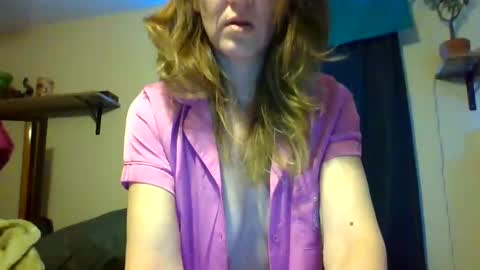 Snapshot of sub4you69brat chatting on February 5, 3:53 pm sub4you69brat online show from February 5, 3:53 pm