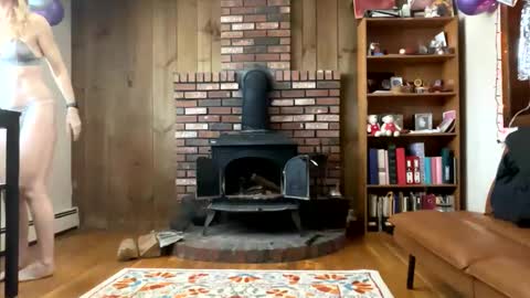 Snapshot of sub4you69brat chatting on February 10, 2:37 pm sub4you69brat online show from February 10, 2:37 pm