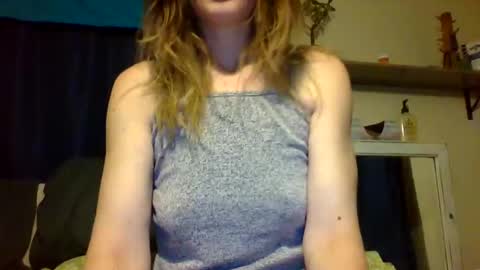 Snapshot of sub4you69brat chatting on January 28, 1:39 am sub4you69brat online show from January 28, 1:39 am