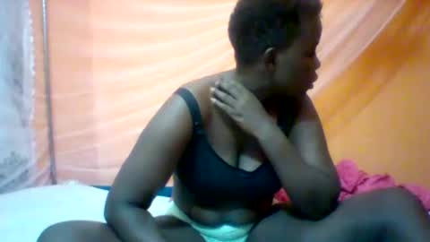 submissive_slut001 online show from June 26, 10:49 am