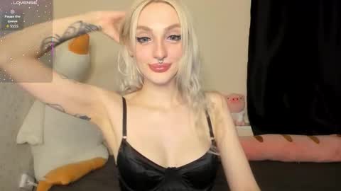 Chloe online show from February 18, 1:32 pm