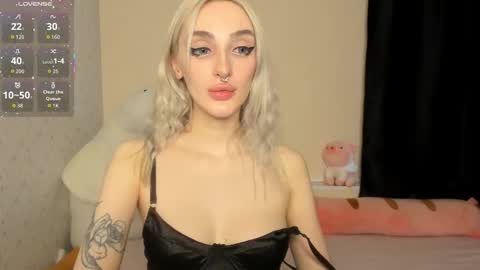 Chloe online show from March 23, 3:07 pm