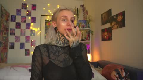 succubus_66 online show from January 24, 9:06 am