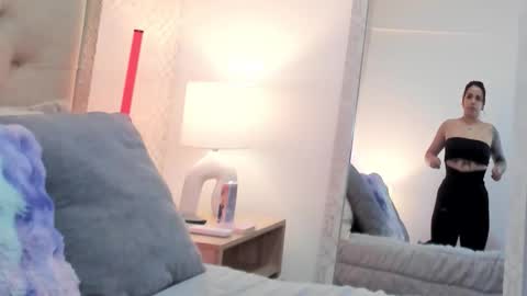 Luna  online show from January 5, 8:23 pm