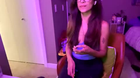 SaraSabeen online show from December 15, 12:06 pm