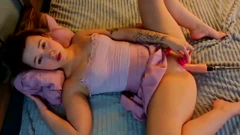 suesweeety online show from April 18, 7:07 pm