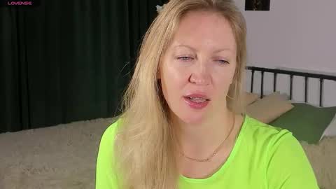 sugamomy online show from October 22, 12:15 am