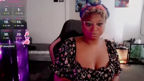 lexi love online show from September 8, 9:25 pm