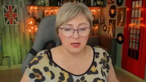 Vivien online show from February 15, 1:27 pm