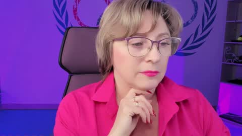 Vivien online show from February 8, 9:03 am