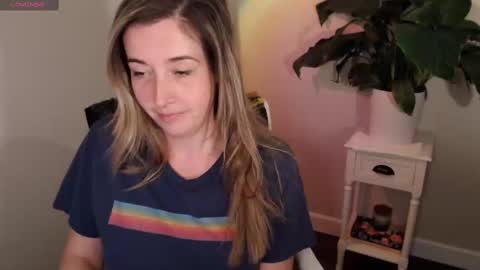 Mia online show from October 6, 12:05 am