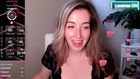 Mia online show from September 26, 3:42 pm