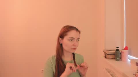 Summer Preston online show from April 25, 9:12 am