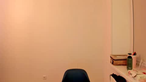 Summer Preston online show from December 18, 3:11 am