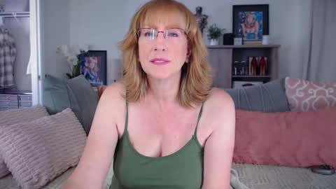 SummerKnightzzz online show from April 23, 12:29 pm