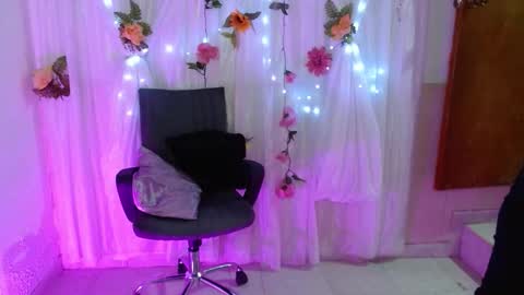 sun crystal online show from November 24, 10:56 pm