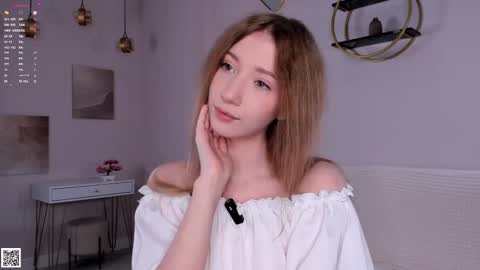 Lily online show from September 10, 2:06 pm