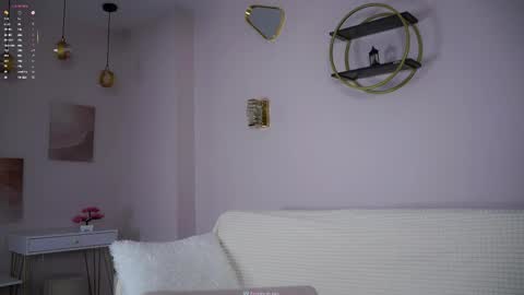 Lily online show from November 8, 3:06 pm