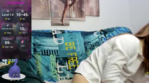 Snapshot of sunny__sammy chatting on October 8, 1:32 am Sammy online show from October 8, 1:32 am
