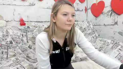 Snapshot of sunny__sammy chatting on October 18, 8:17 am Sammy online show from October 18, 8:17 am