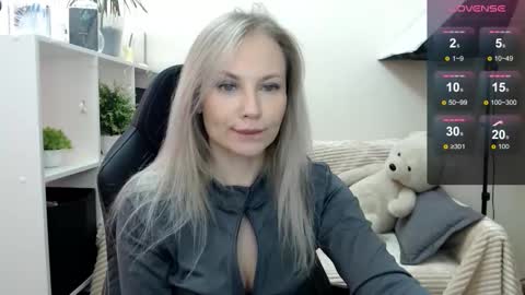 Naomi online show from October 27, 4:52 am