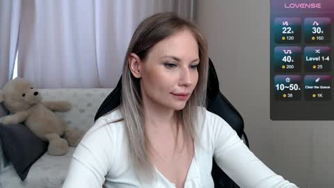 Naomi online show from April 3, 3:59 am