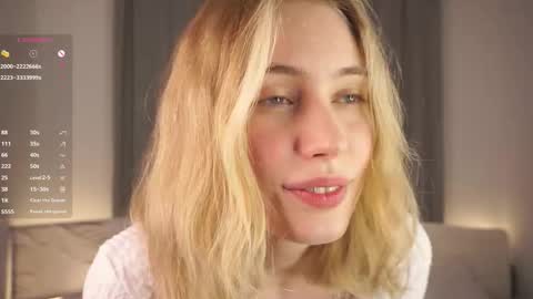 Snapshot of sunnybish chatting on October 4, 10:47 pm Keeley online show from October 4, 10:47 pm