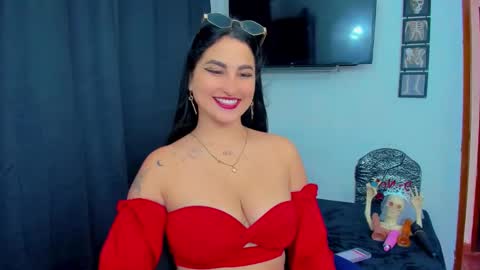 Snapshot of sunshine_uwu22 chatting on October 18, 7:37 pm Andrea Rodriguez online show from October 18, 7:37 pm