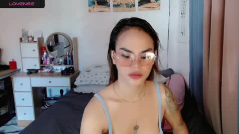 Im val online show from June 1, 1:40 am