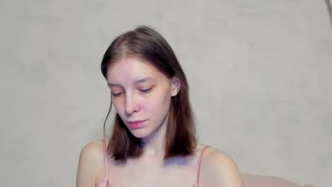 Una online show from April 16, 8:08 pm