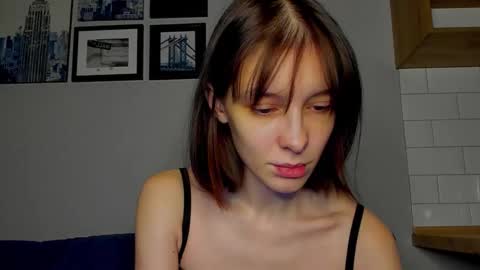 Una online show from November 10, 10:16 pm