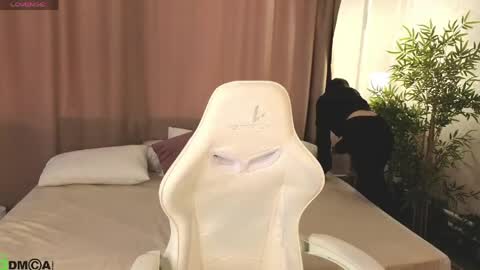 Annie online show from April 18, 2:47 am