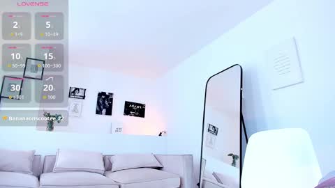 Snapshot of susan_blond chatting on September 9, 1:33 pm susan_blond online show from September 9, 1:33 pm