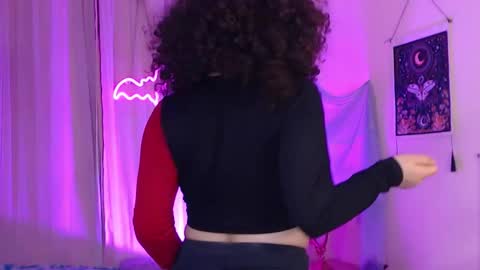 Snapshot of susan_bluee chatting on October 31, 6:15 am Susan online show from October 31, 6:15 am