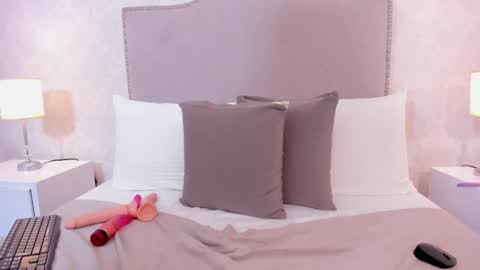 susanthomass online show from November 6, 7:53 pm