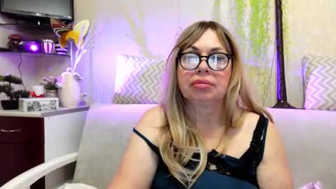 SusiexNoreen online show from March 4, 12:17 am