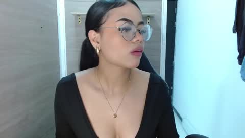 Susan online show from February 19, 2:34 pm