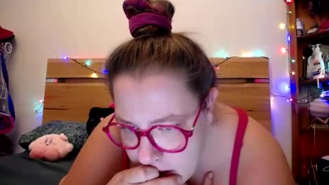 suzie stardust online show from February 21, 10:27 am