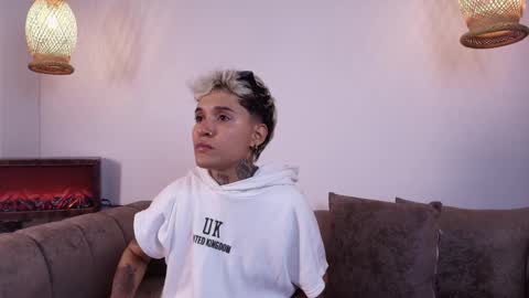 suzuwolf_dim online show from November 11, 6:53 am