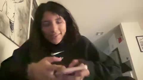 Snapshot of suzyishellawet chatting on October 20, 4:04 am Suzy online show from October 20, 4:04 am