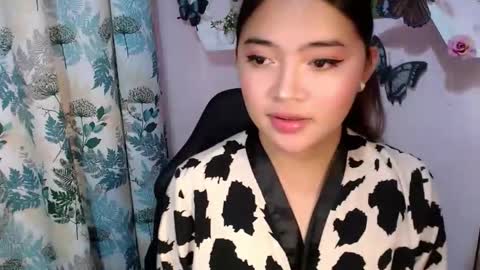 Jasmine online show from April 21, 5:09 pm