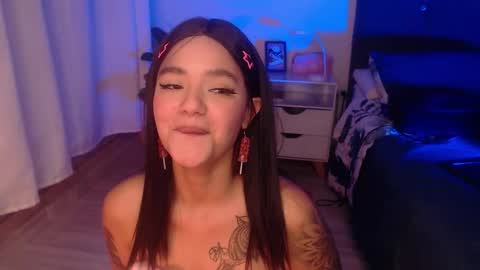 sweeetkittyy22 online show from October 12, 6:38 am