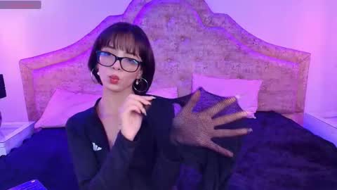 Snapshot of sweet_1angel chatting on October 18, 12:19 pm Sweet 1Angel online show from October 18, 12:19 pm