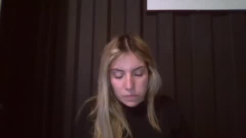 Snapshot of sweet__alana chatting on October 6, 1:00 am Sweet alana online show from October 6, 1:00 am