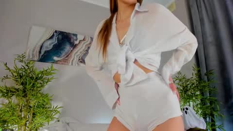 Monica  GTM 3MoTuWeFrSa 500pm-1000pm  online show from October 29, 1:21 am