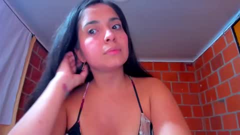 Snapshot of sweet_and_hot_alaia chatting on October 11, 6:40 am sweet and hot alaia online show from October 11, 6:40 am