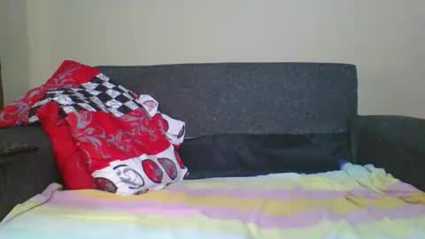 Snapshot of sweet_blackberry93 chatting on October 18, 9:45 am bella online show from October 18, 9:45 am