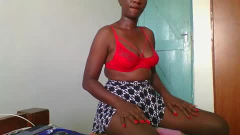 Snapshot of sweet_blackberry93 chatting on February 6, 5:25 am bella online show from February 6, 5:25 am