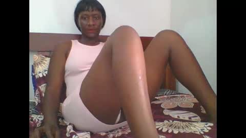 Snapshot of sweet_blackberry93 chatting on January 27, 1:30 pm bella online show from January 27, 1:30 pm
