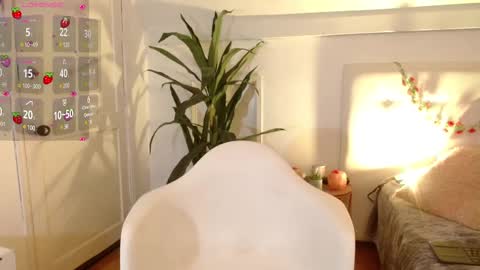 Snapshot of sweet_blueberry_ chatting on March 3, 2:31 pm sweet blueberry online show from March 3, 2:31 pm